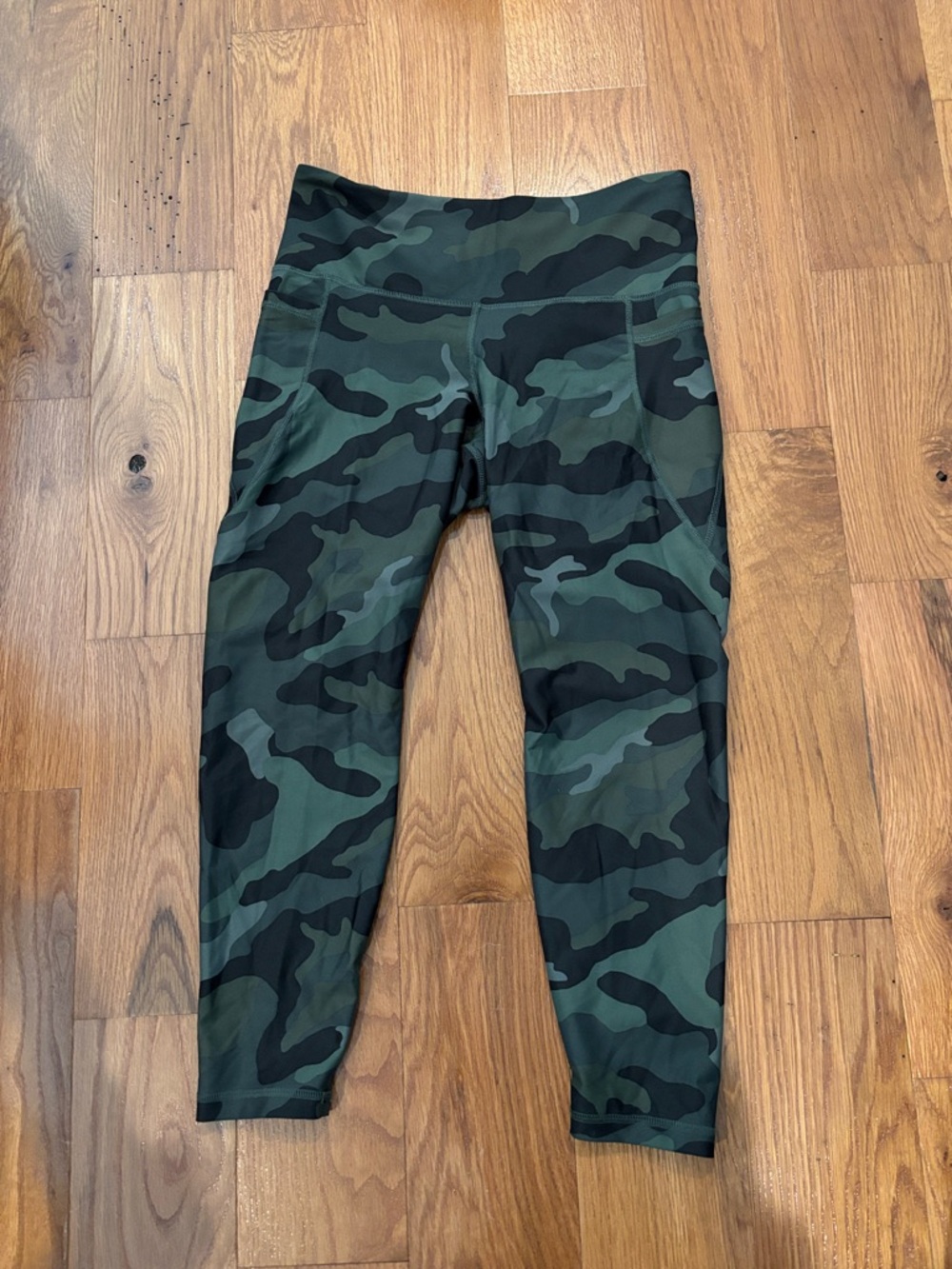 Old Navy women’s active Capri pants large petite